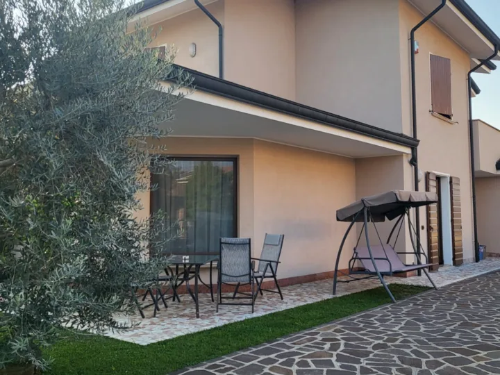 Villa Bifamigliare, vicinanze Suzzara — Vicinanze, Gonzaga (MN)