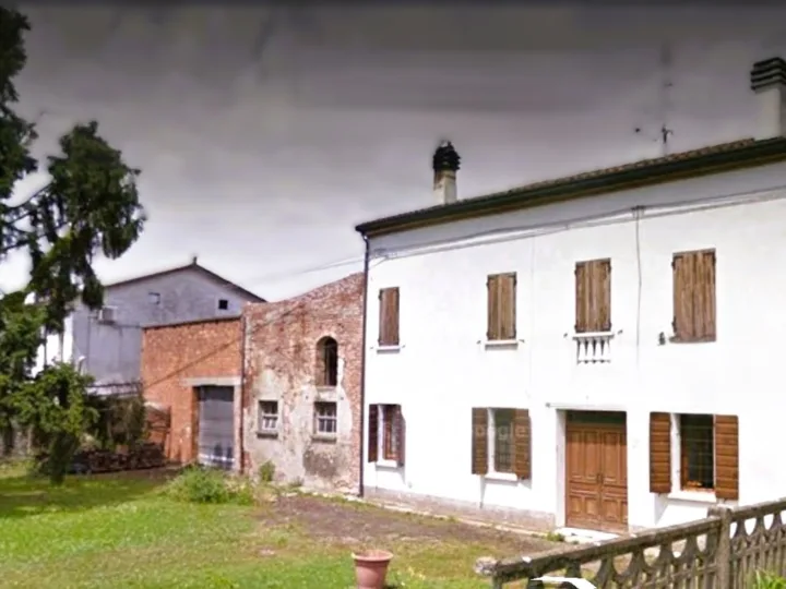 Casa indipendente con rustici e 2 magazzini a Luzzara — Frazione, Luzzara (MN)