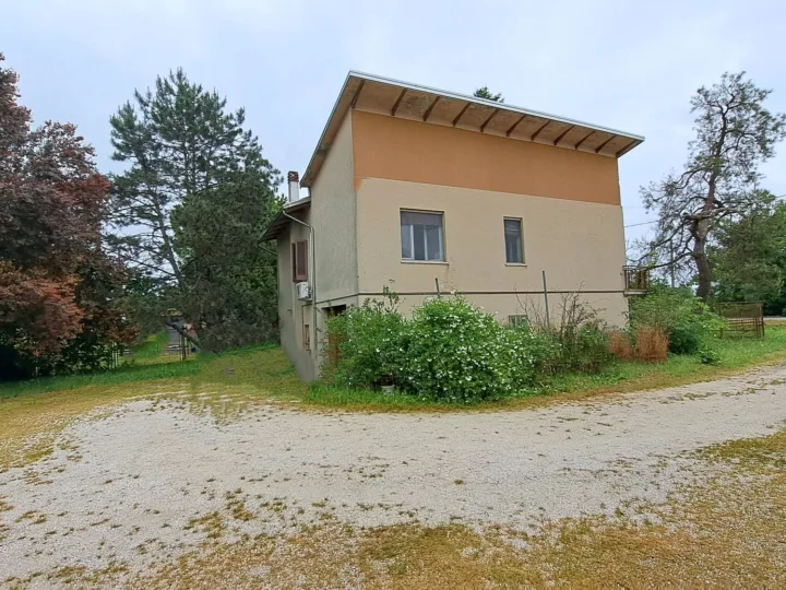 Casa singola con capannone a Suzzara — Frazione, Suzzara (MN)