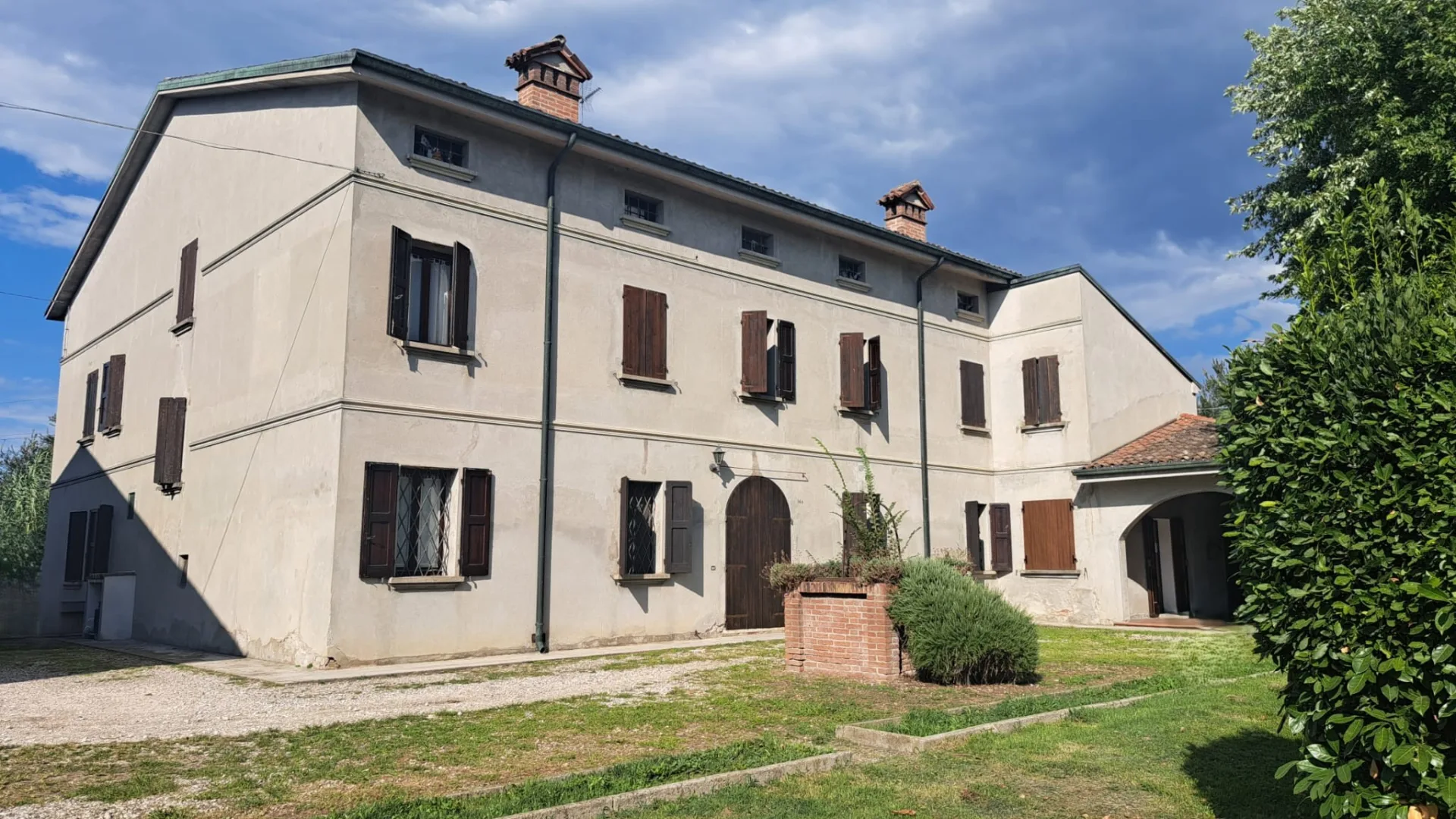 Casa di campagna a Suzzara — foto principale