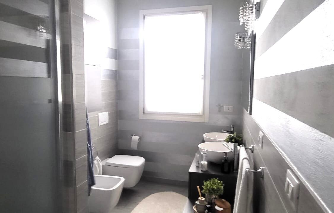 WhatsApp Image 2025-11-12 at 17.19.27 (1)