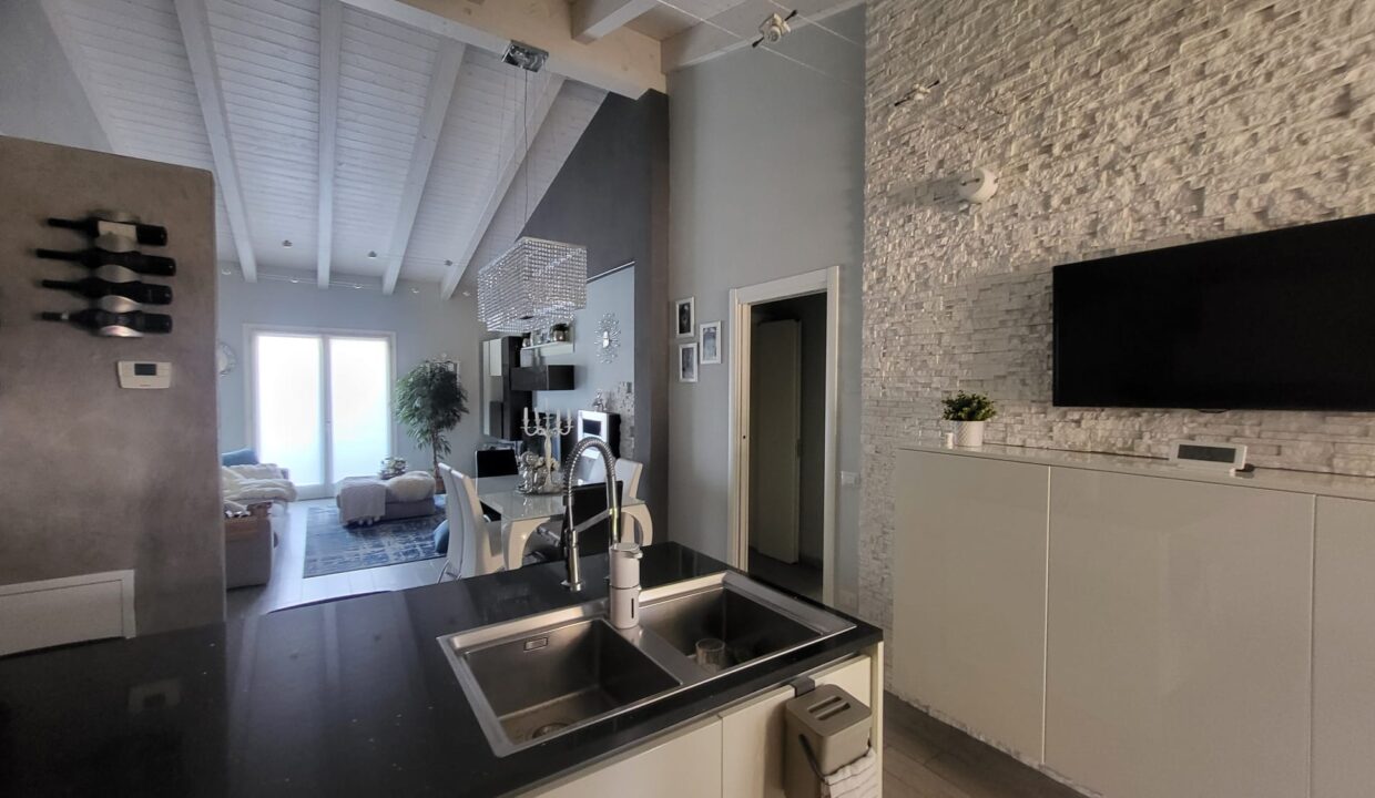 WhatsApp Image 2025-11-12 at 17.20.18 (1)