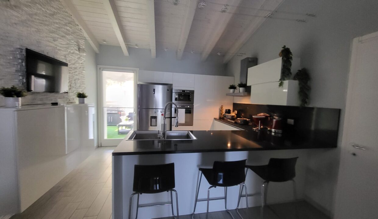 WhatsApp Image 2025-11-12 at 17.20.19 (1)