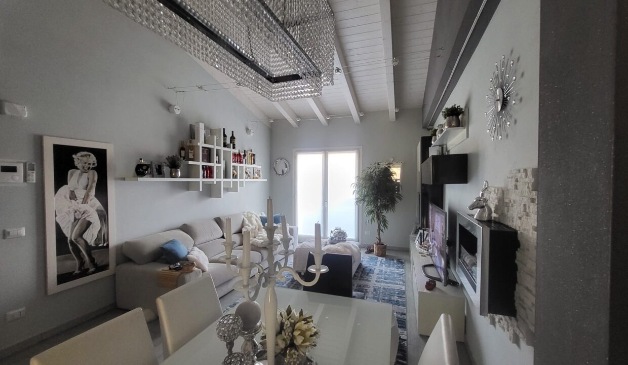 WhatsApp Image 2025-11-12 at 17.20.21