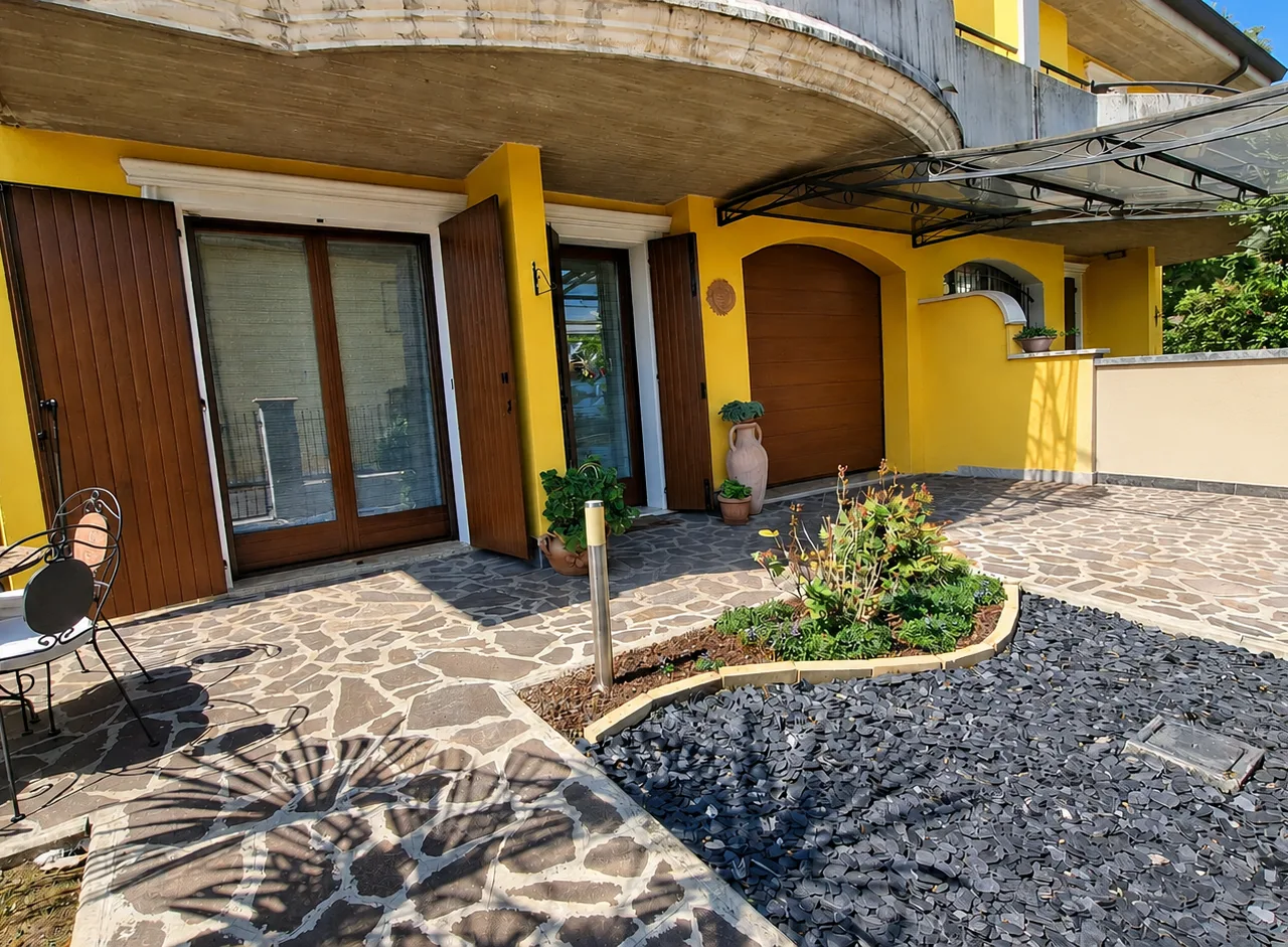Villa bifamiliare a Suzzara — foto 1