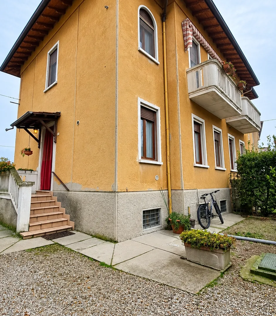 Villa bifamiliare a Pegognaga — foto principale