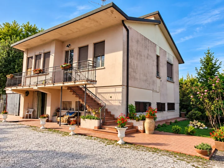 Villa singola alle porte di Suzzara — Suzzara (MN)